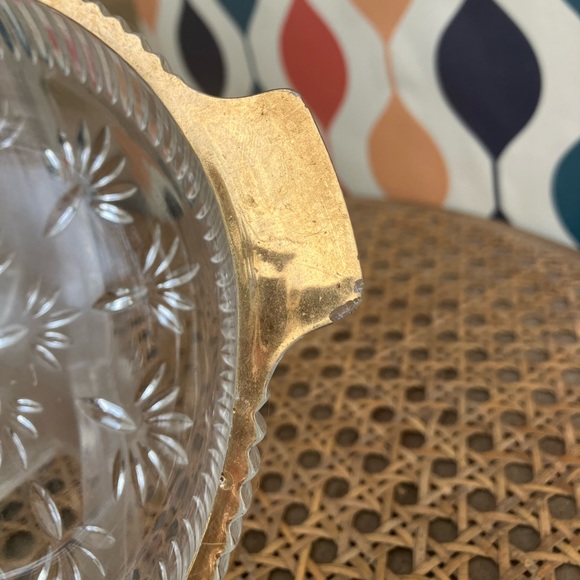 Gold Trimmed Ribbed Vintage Pressed Glass Dish - Picture 10 of 11